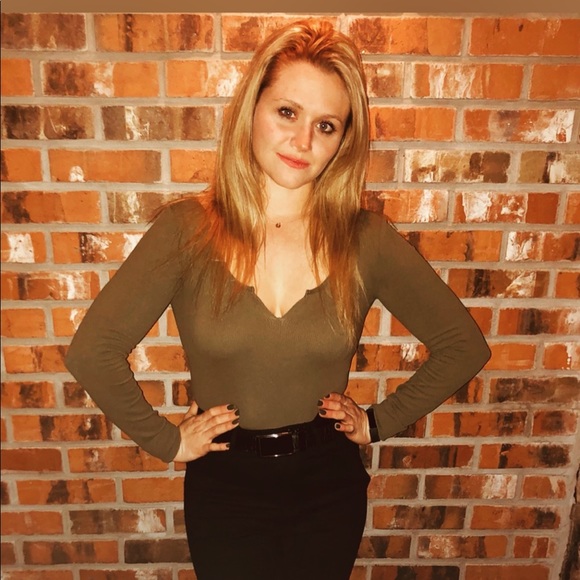 Meet your Posher, Cristin - Picture 2 of 2